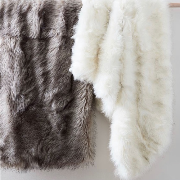 NWT- Flash Sale!!  NWT Decor Extra Soft white Faux Fur - Picture 2 of 7